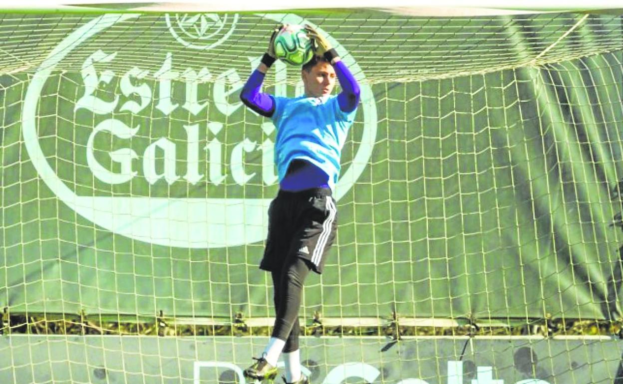 Juventud. Domínguez tiene 20 años, se formó en el Celta y llega del Arenteiros, de Segunda RFEF. 