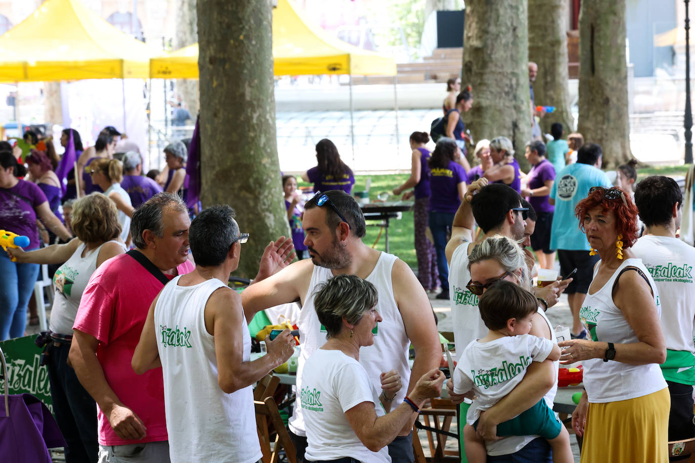 Fotos: Las comparsas de Bilbao celebran su día a un mes de Aste Nagusia