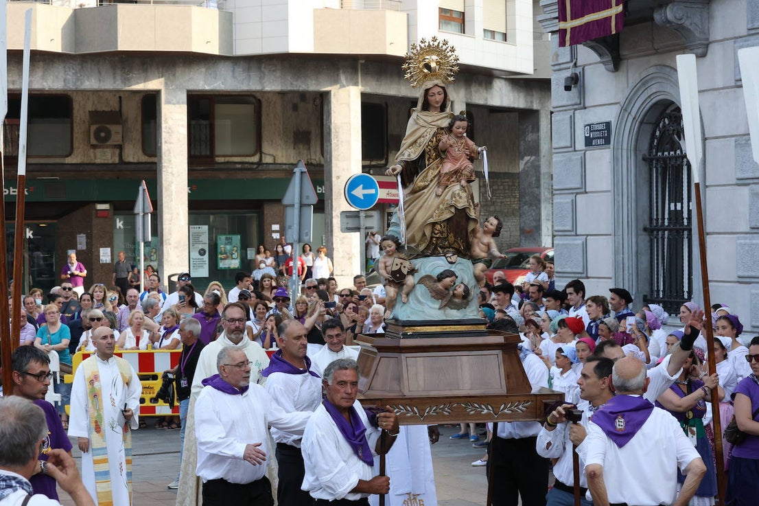 Fotos: Santurtzi rinde homenaje a la Virgen del Carmen