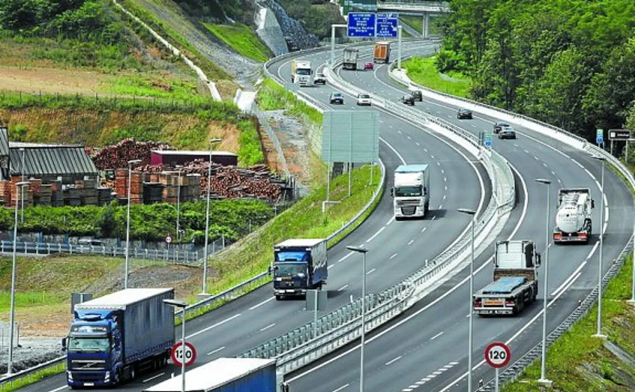 OCU: Euskadi cuenta con las dos peores autopistas de España