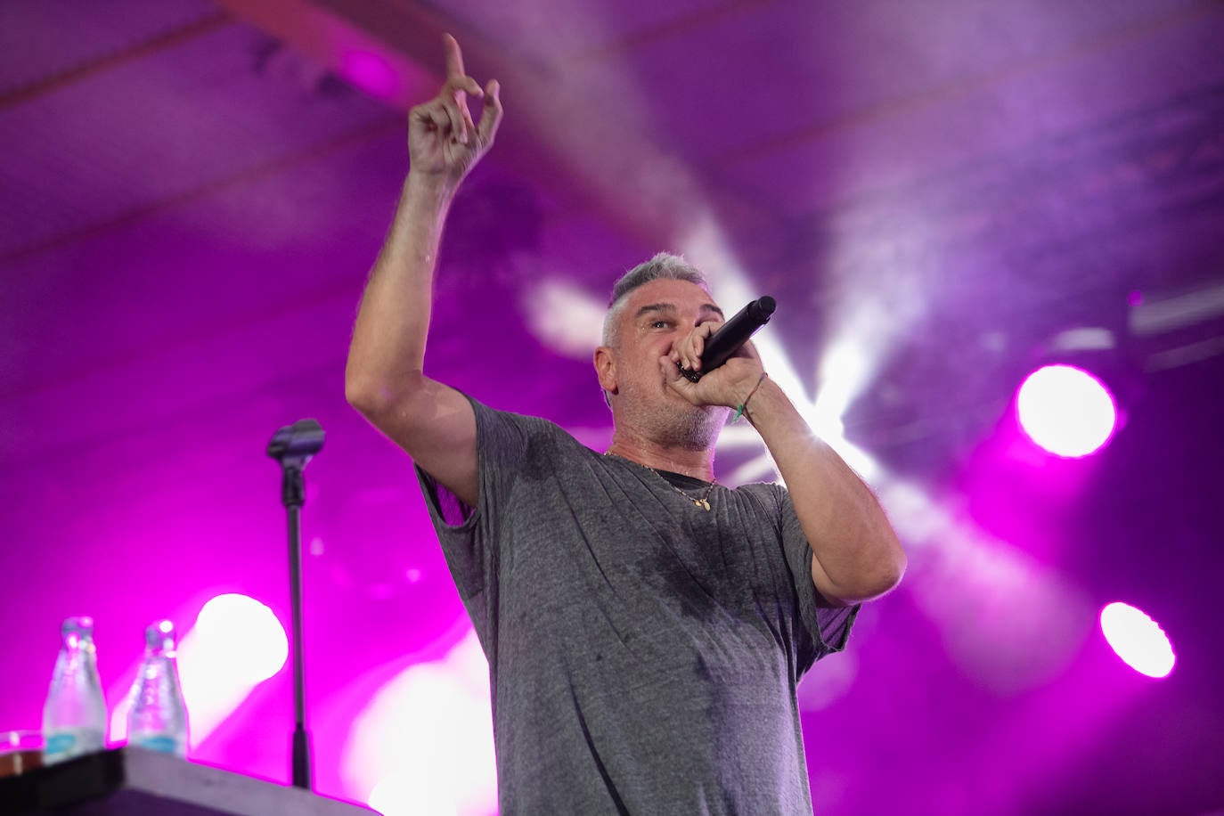 Fotos: Kase O despide el festival con un repaso a uno de los mejores repertorios del rap nacional