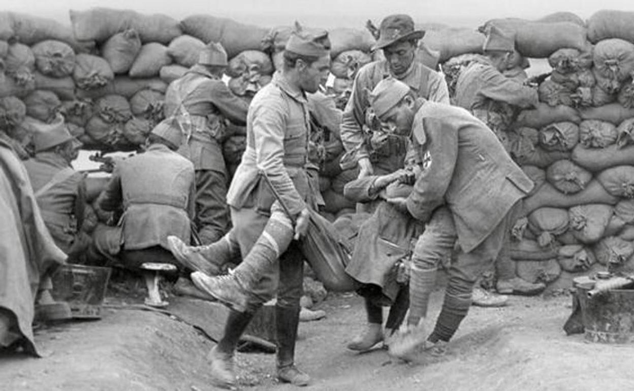 Soldados españoles, durante el desastre de Annuel en 1921. 