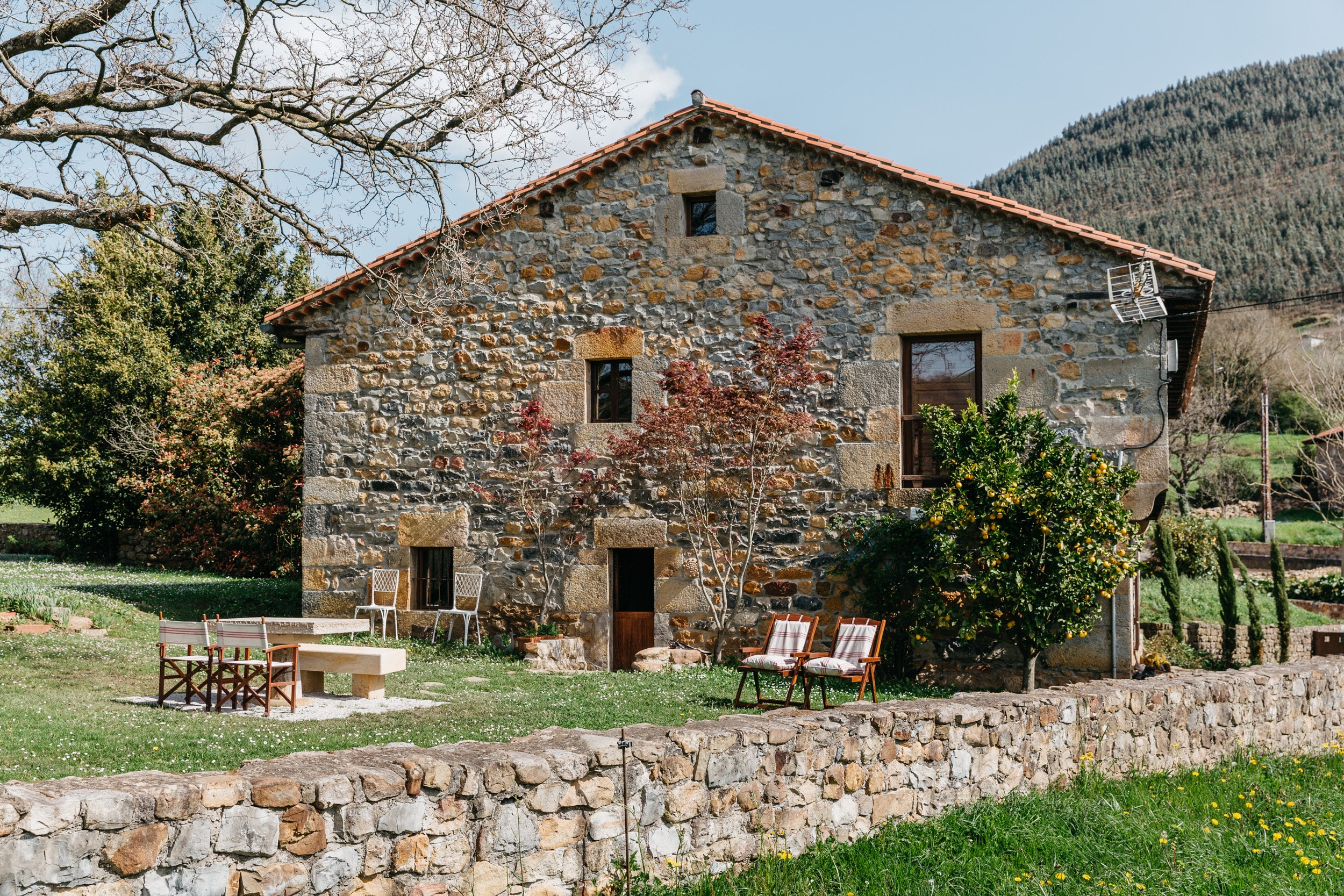 Fotos: La espectacular casa rural «que visitan muchos vascos» y no es como las demás