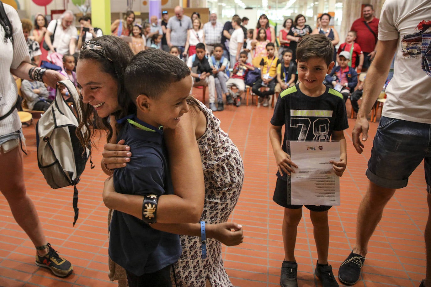 Fotos: Así ha sido la llegada de los niños saharauis a Álava