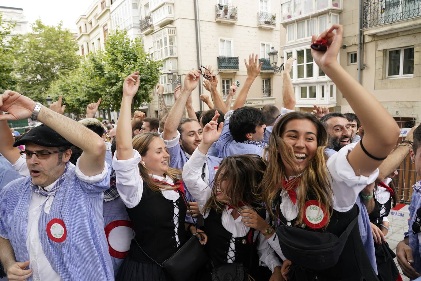 Fotos: Búscate en las fotos del Día del Blusa y la Neska de Vitoria