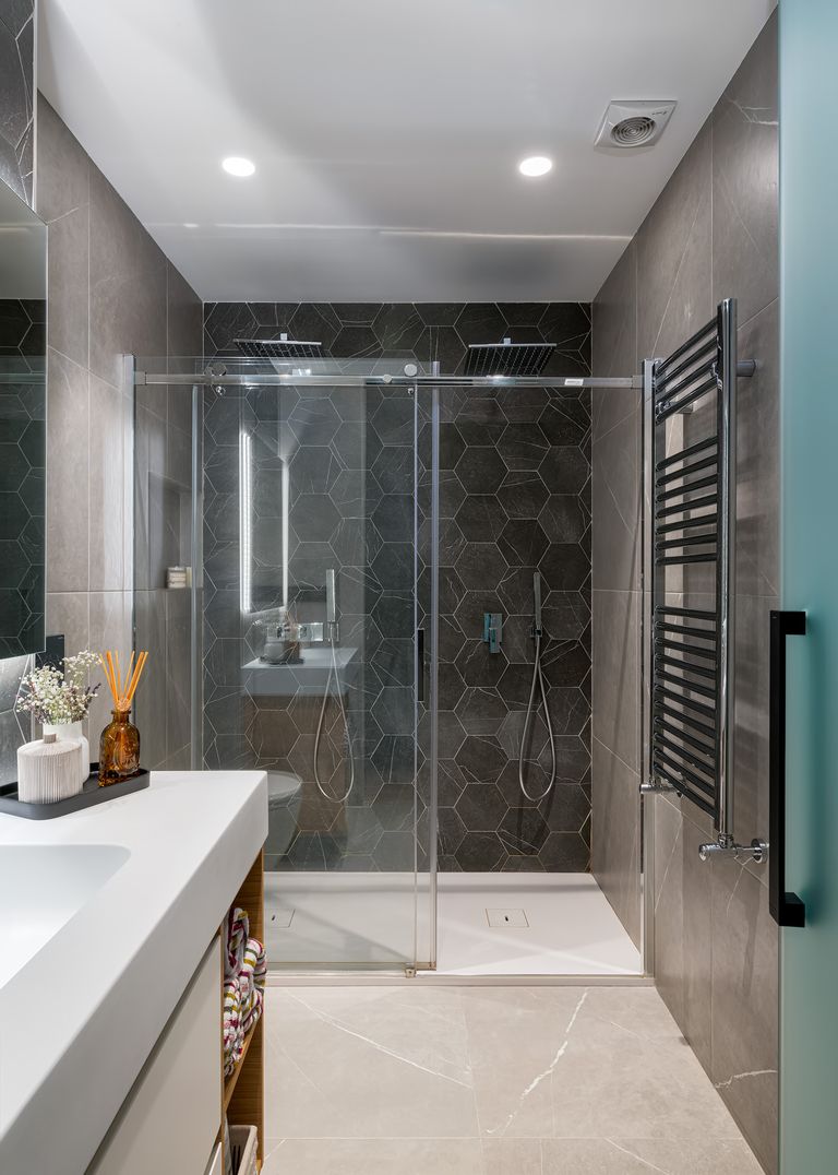 Fotos: Un piso viejo del Ensanche convertido en una casa de revista para un matrimonio y su hijo