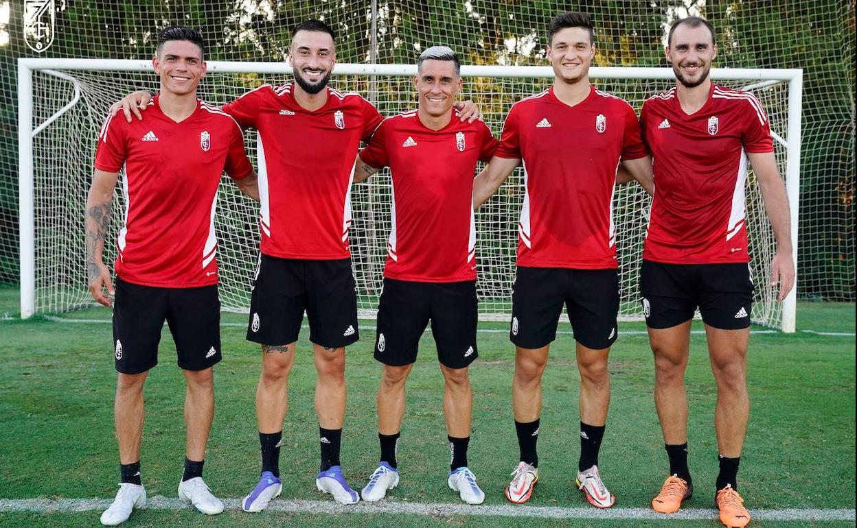 De izquierda a derecha, Jonathan Silva, Erik Cabaco, José Callejón, Miguel Rubio e Ignasi Miquel