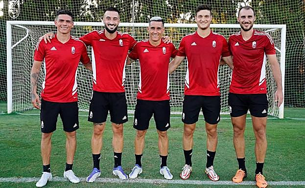 El mercado se agiliza y el resto de rivales logra soltar a los descartes