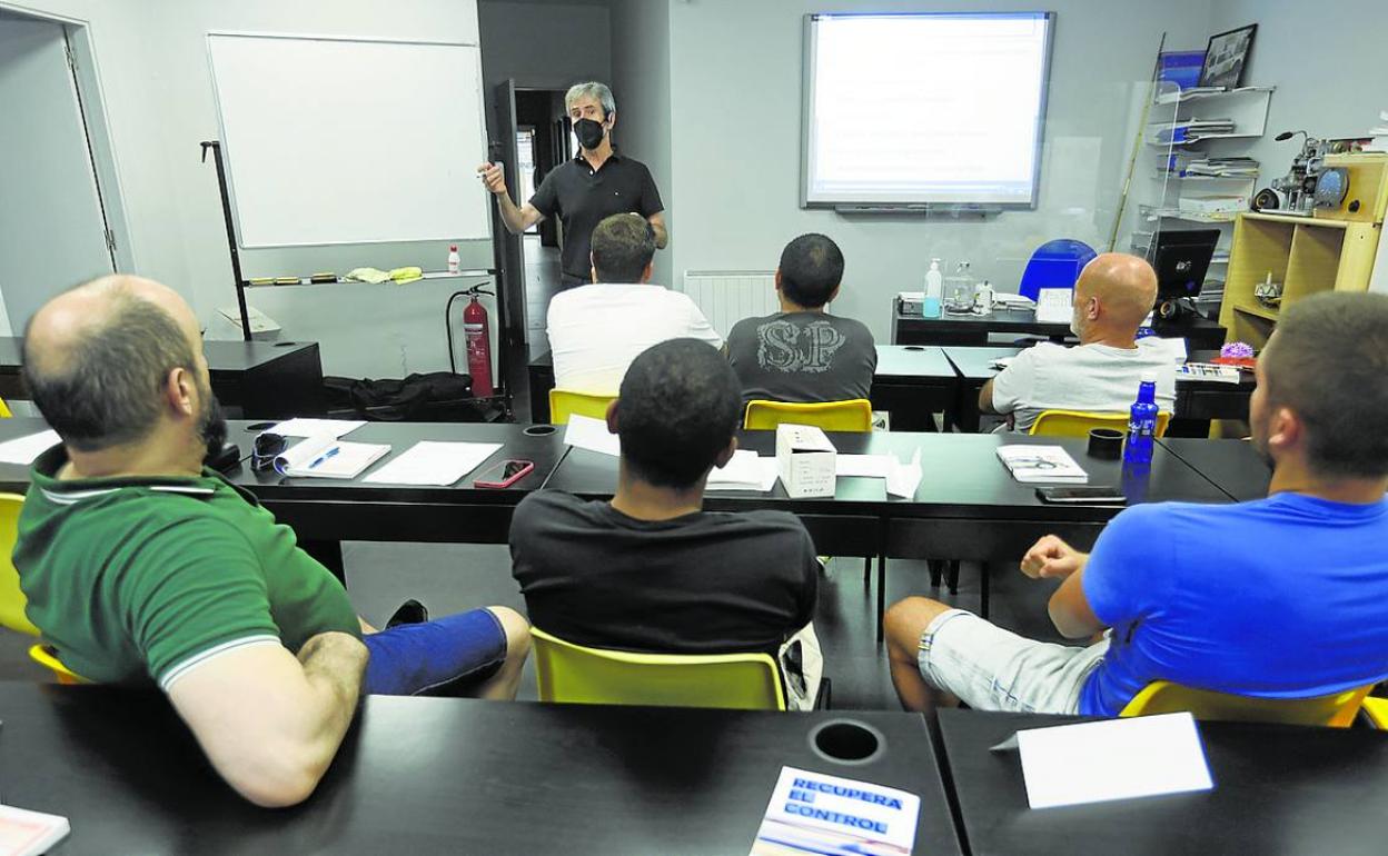 Palomares imparte un curso de recuperación de puntos, en este caso de 24 horas de duración. 