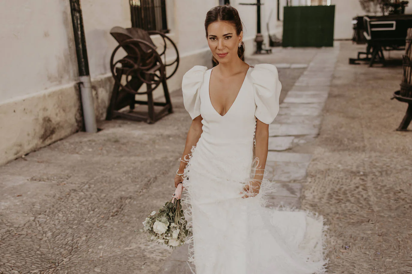 Fotos: Julia, la novia que brilló en Jerez con vestido y joyas bilbaínas