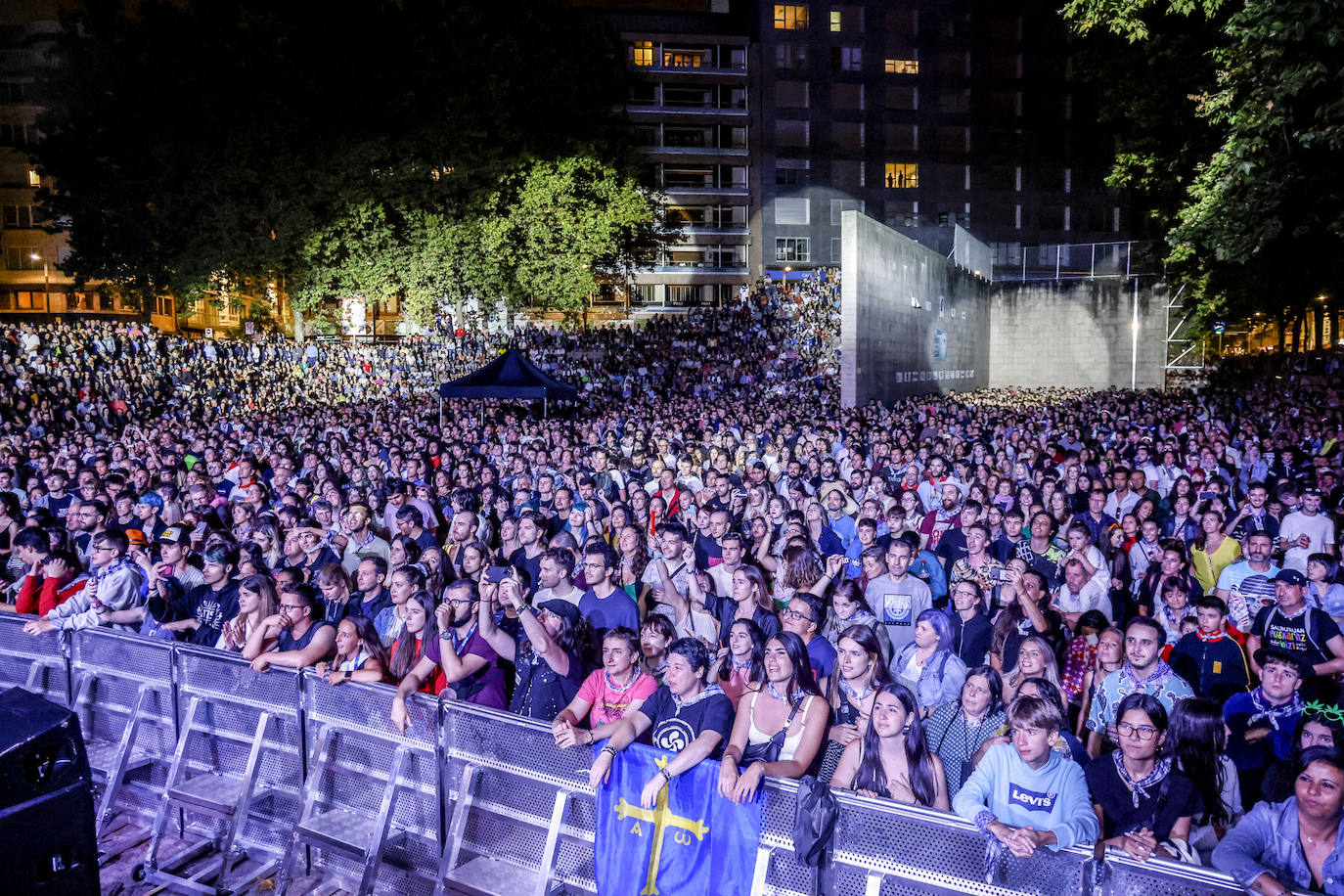 Fotos: Tanxugueiras encandila al público con su poderío gallego