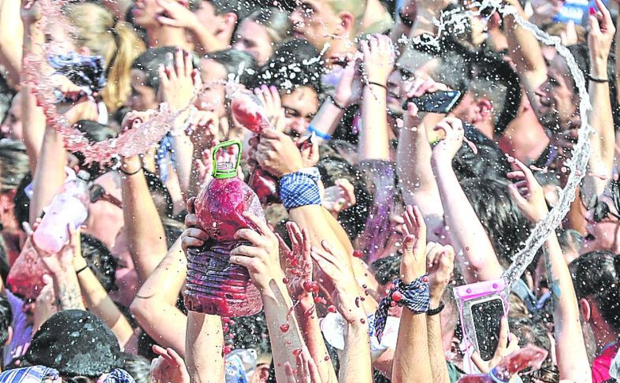 Momento del Chupinazo, donde se produjeron tres pinchazos. 