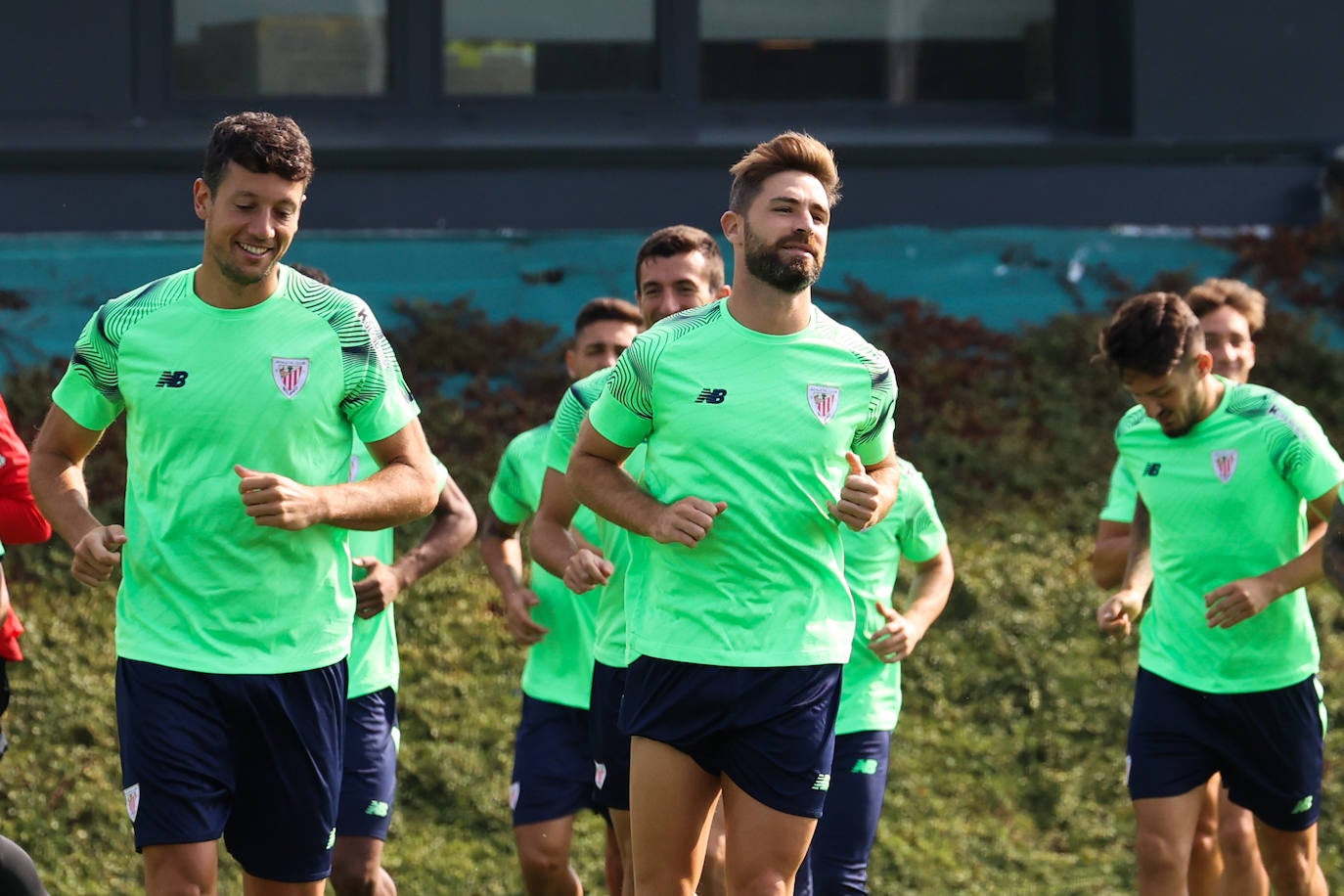 Fotos: Los hinchas del Athletic abarrotan Lezama