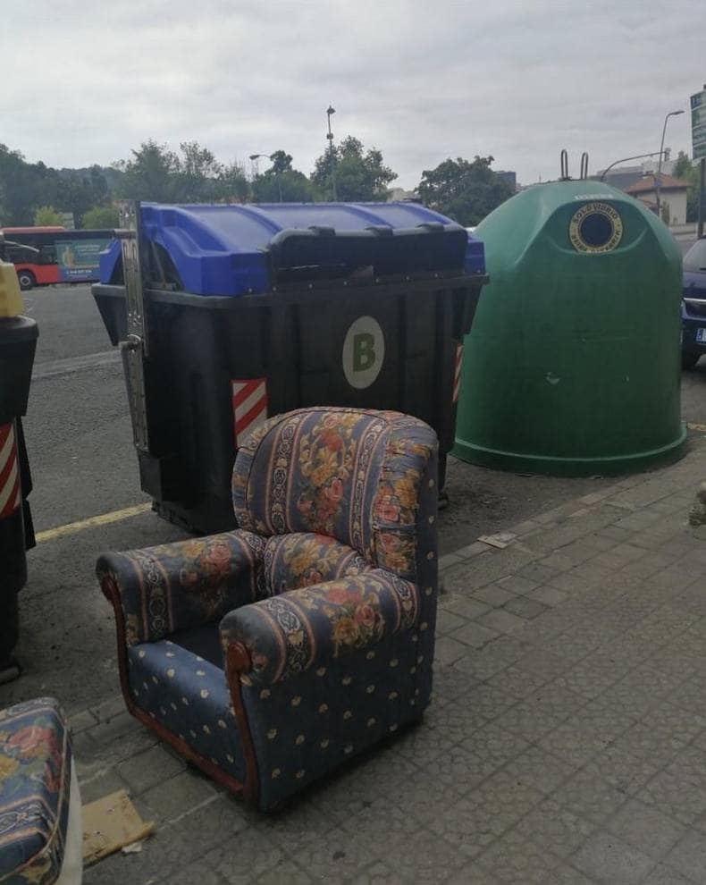 Stooping', el fenómeno de recuperar muebles de la basura por Instagram