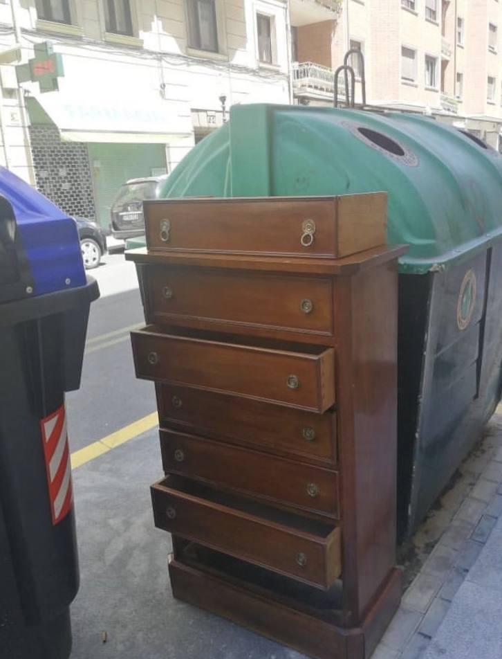 Fotos: &#039;Stooping&#039;, el fenómeno de recuperar muebles de la basura por Instagram que arrasa en Bilbao