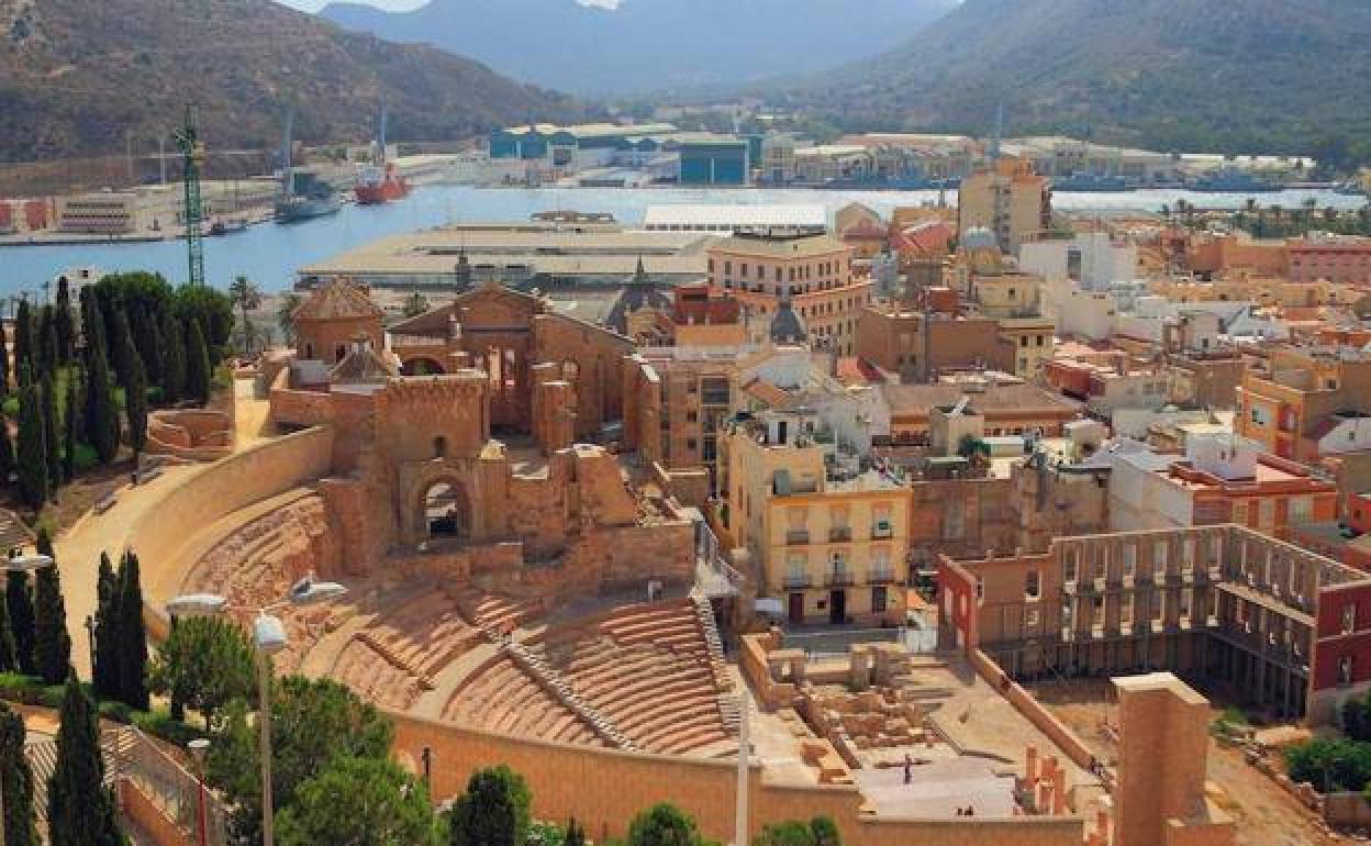 El teatro romano se ubica en las proximidades del puerto de Cartagena.