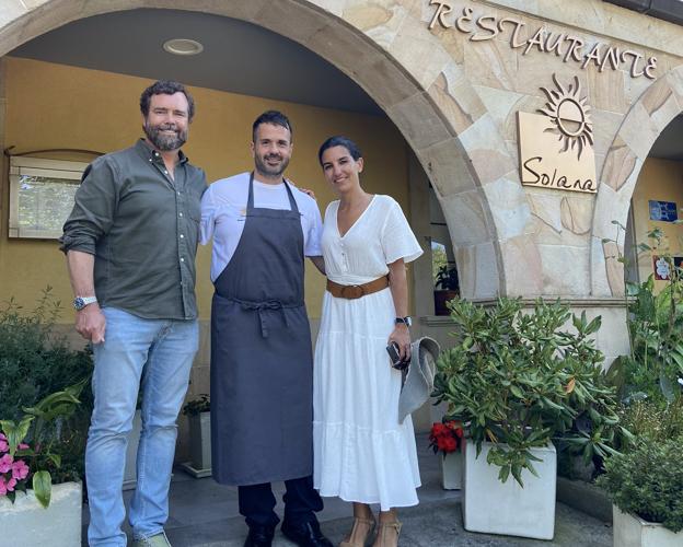 Iván Espinosa de los Monteros, Ignacio Solana y Rocío Monasterio en la imagen compartida por el cocinero en sus redes sociales.