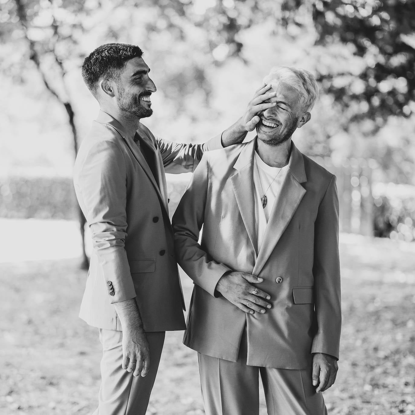 Fotos: La boda de Rubén y Jorge en Amorebieta: su guiño estilístico al mar Caribe y el Cantábrico