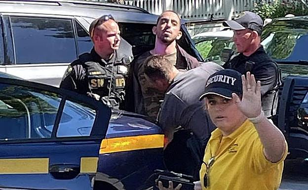 El hombre que ha intentado matar al autor: Hadi Matar, de origen libanés y devoto de los 'mártires' de Irán