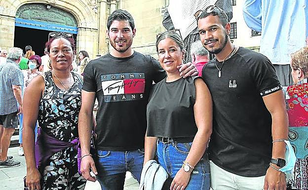 Adriana Quimbayo, Oier Escondrillas, Natalia Zubiaur y Guillermo Pérez.