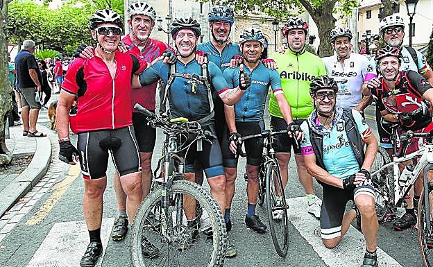 Julio Antonio Pérez, Luis Mari Astiazaran, Jagoba Goikoetxea, Jon Ander Ugaldebere, Miguel Araya, Diego Casillas, Txema Martínez, Santi Pérez, César Martín y Xabi San Agustín.