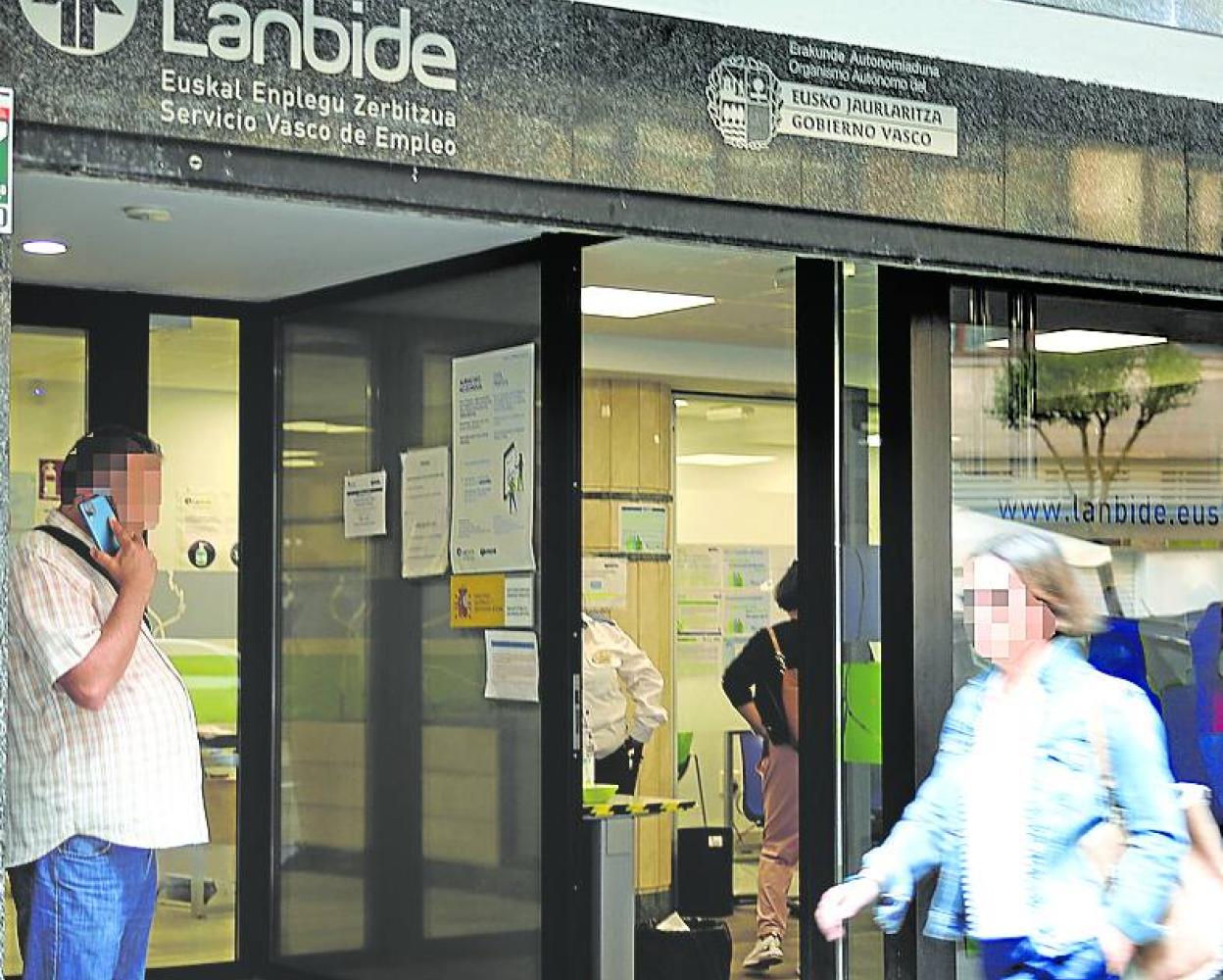 Oficina del Servicio Vasco de Empleo, Lanbide, en Bilbao. 