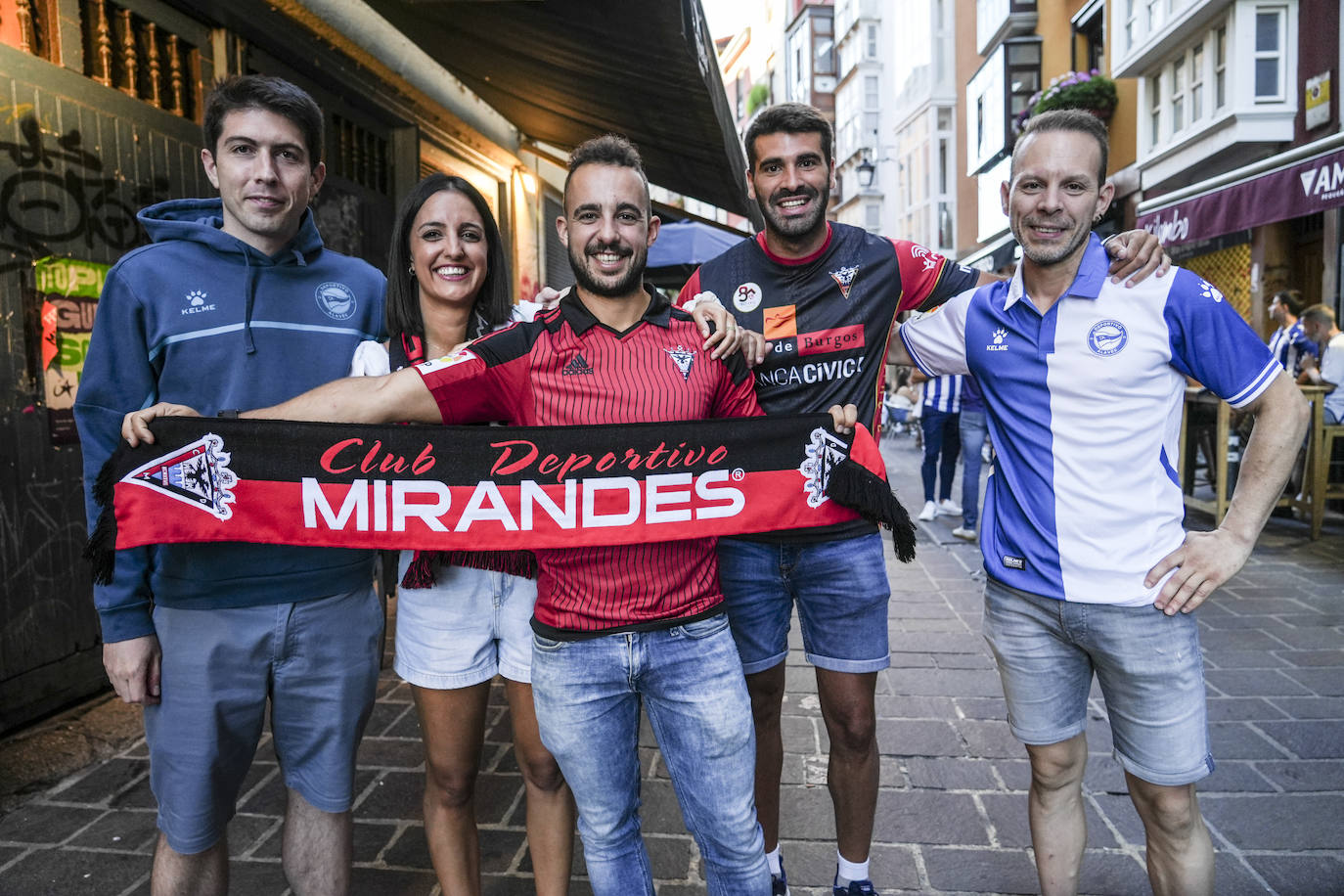 Fotos: Ambientazo en Mendizorroza contra el Mirandés