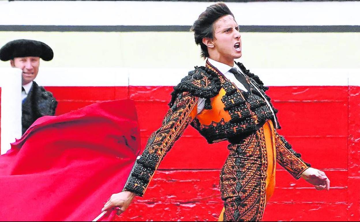 Desplante de Roca Rey durante la corrida de reinauguración de Vista Alegre en junio. 