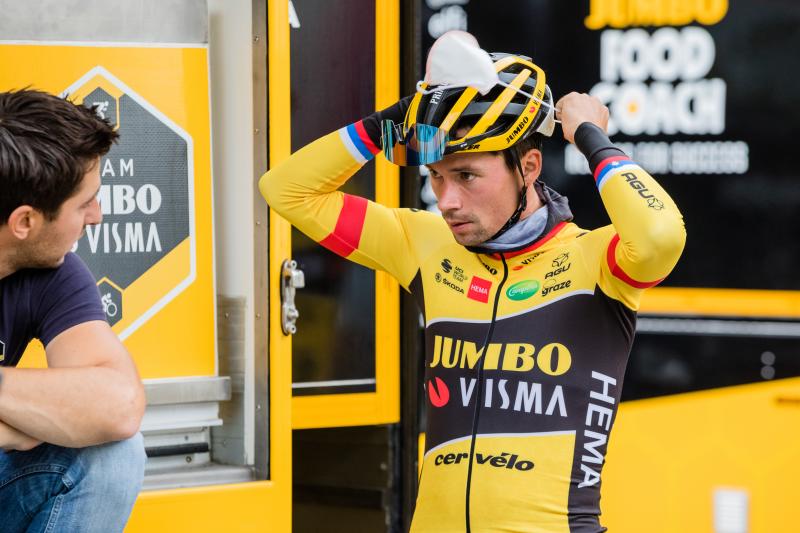 Fotos: La Vuelta calienta motoroes en Vitoria