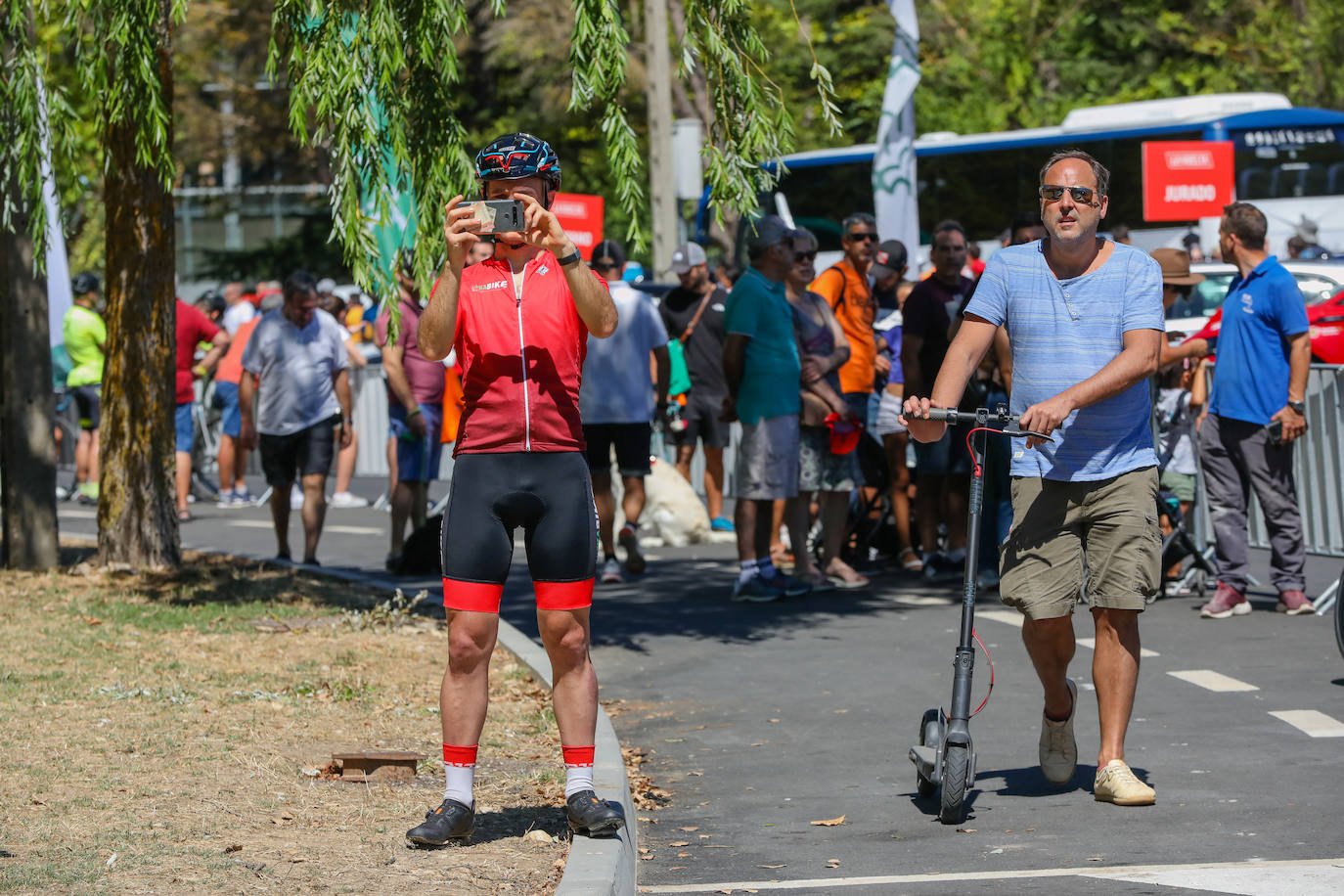 Fotos: Las mejores fotos de la cuarta etapa de La Vuelta en Álava