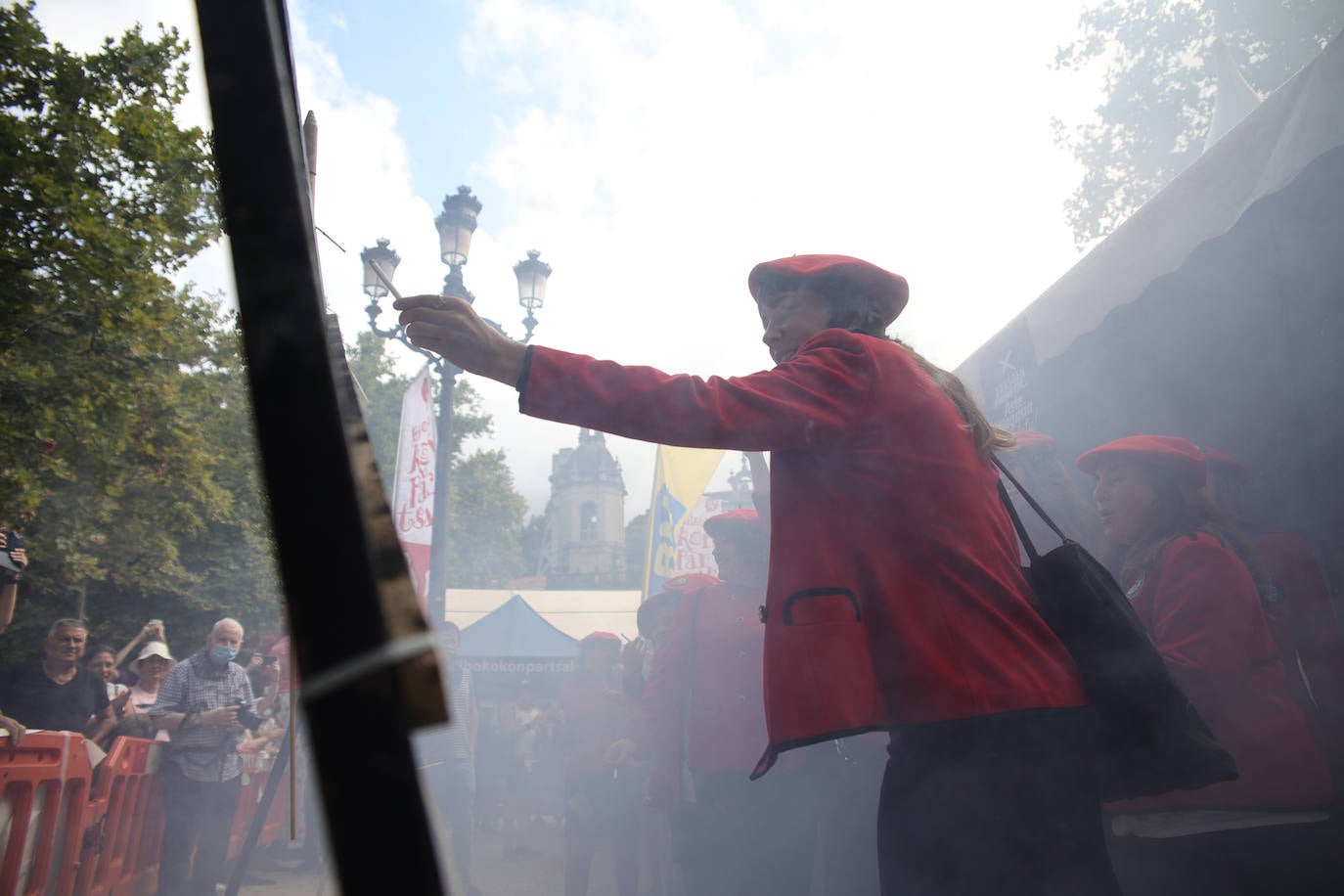 Fotos: Más de 20 txupineras de la Aste Nagusia se reúnen en las fiestas en la tradicional jornada de hermanamiento