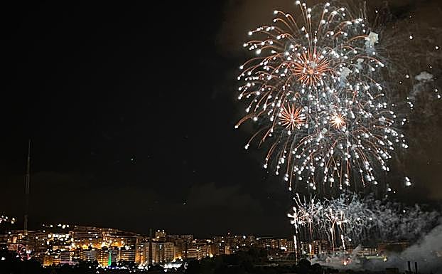 Deslumbrante colección de Pirotecnia Valenciana que se lleva el XXX certamen de fuegos artificiales