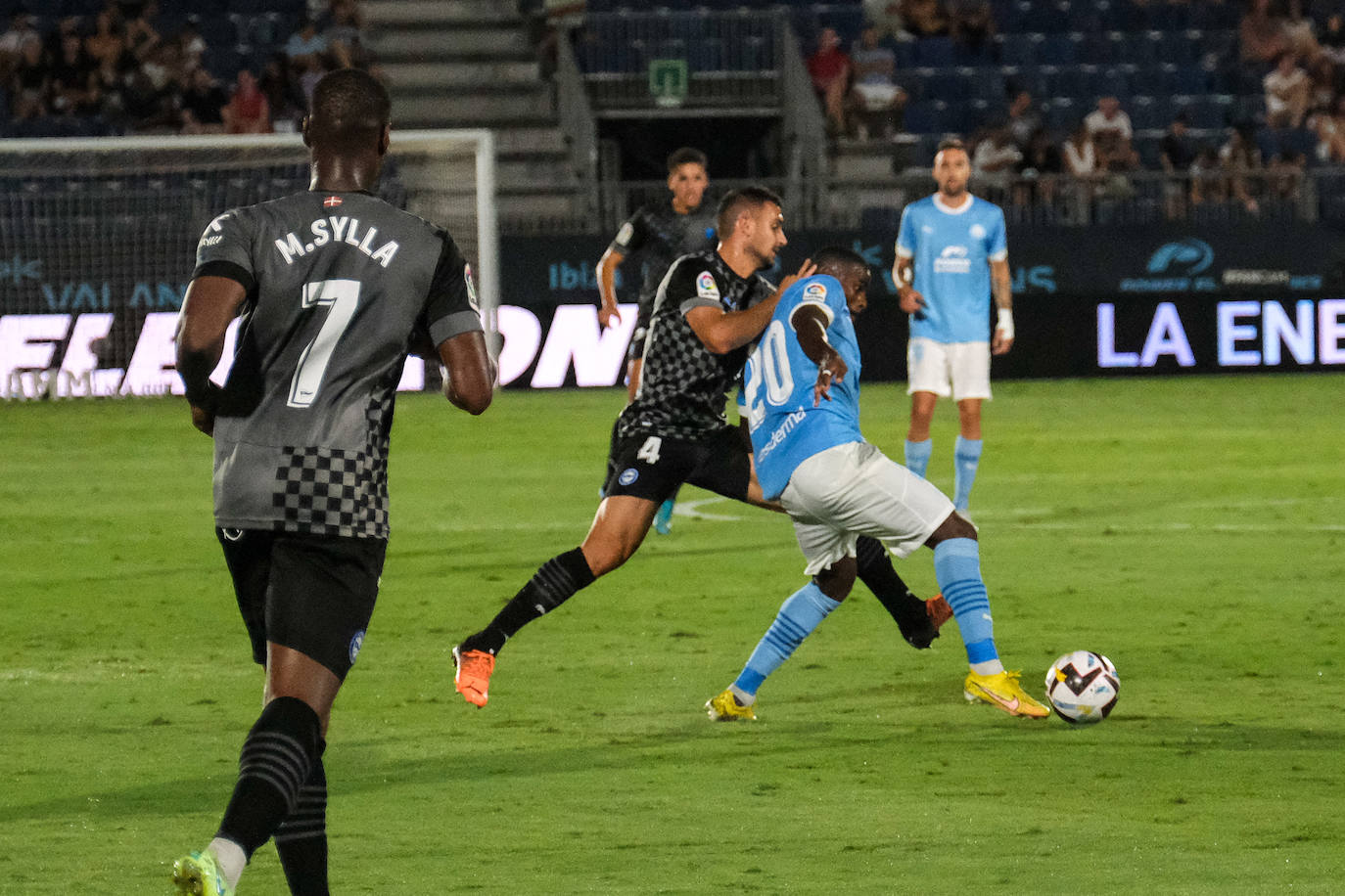 Fotos: Las mejores imágenes del Ibiza-Alavés