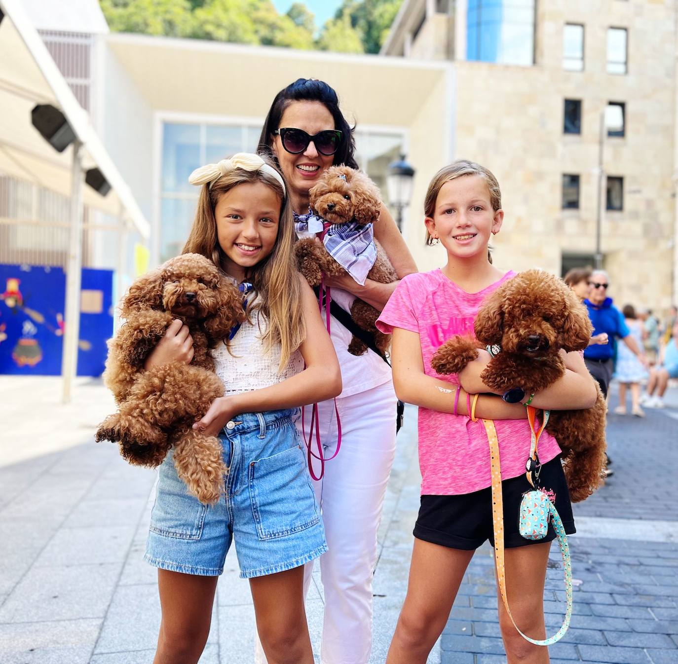 Fotos: Baile de todos los gigantes, reunión de caniches... las imágenes del último día de fietas