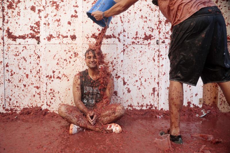 Fotos: Vuelve la fiesta del tomate a las calles de Buñol tras dos años de parón
