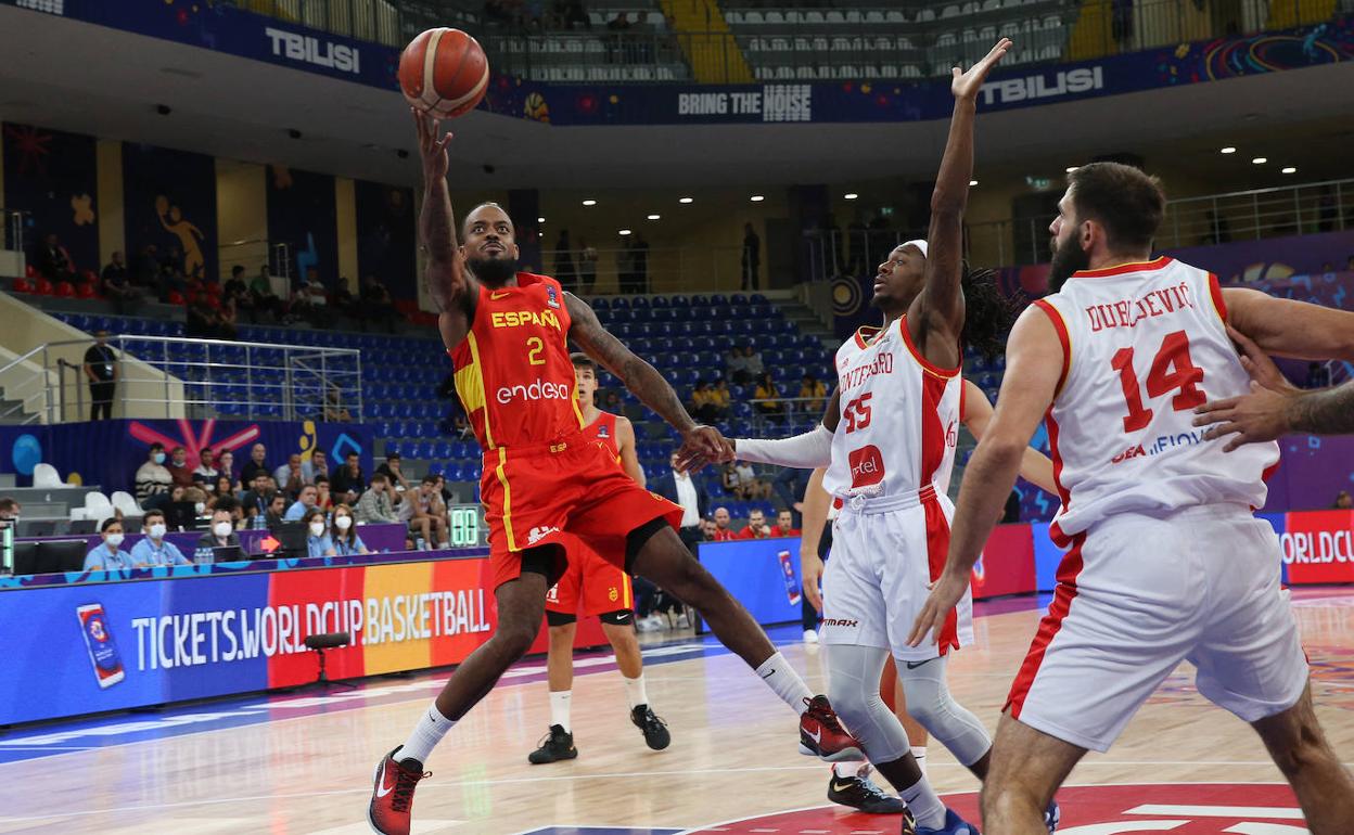 Lorenzo Brown jugó pese a sus molestias en el hombro