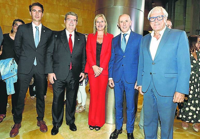 Xabier Ochandiano, Juan Mari Aburto, Ana Otadui, Josu Erkoreka y Vicente Reyes. 