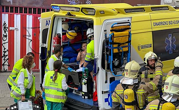 Arrestada la mujer rescatada con sus hijos por provocar el incendio del piso de Uribarri