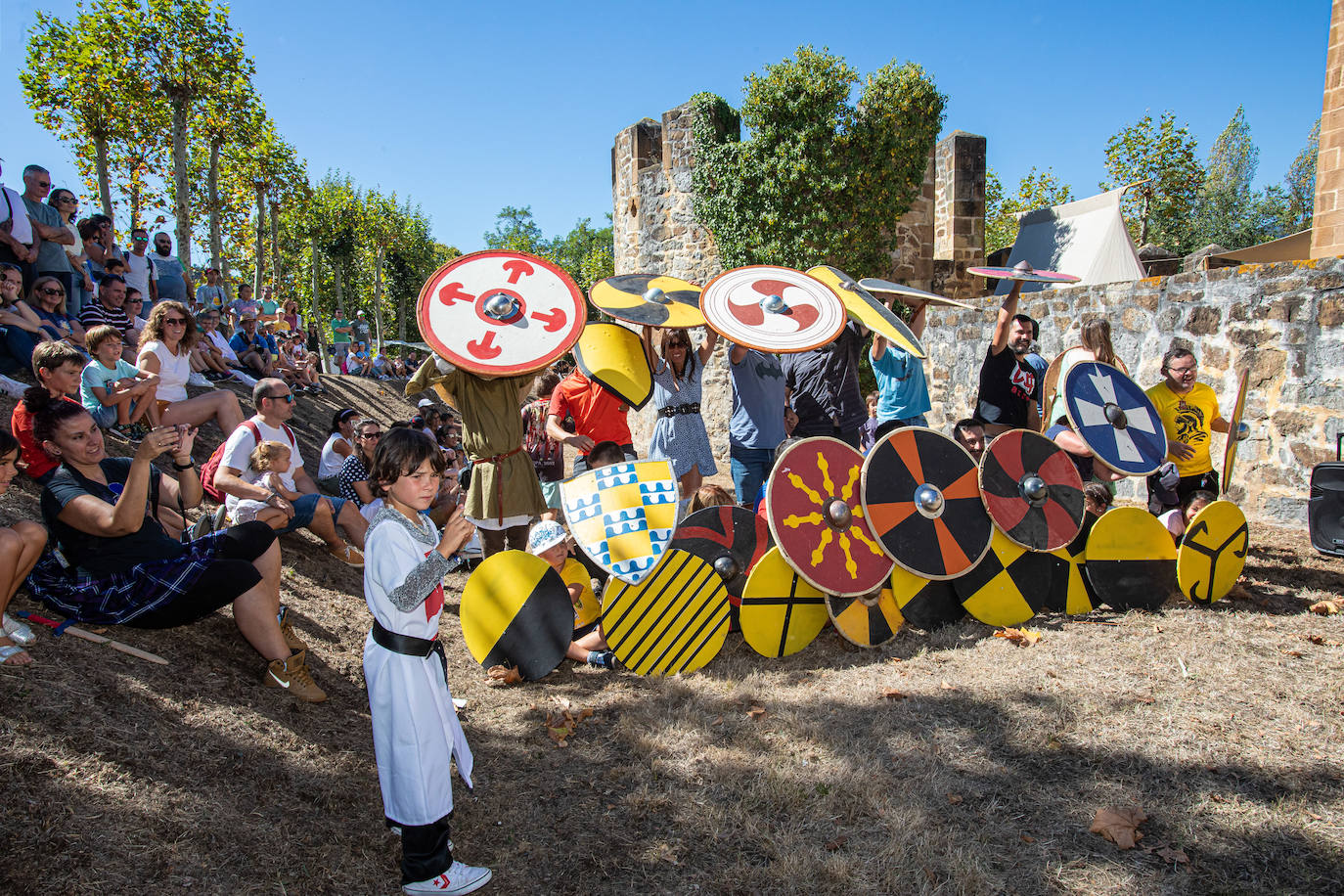 Fotos: Recreación de una batalla medieval en el castillo de Muñatones