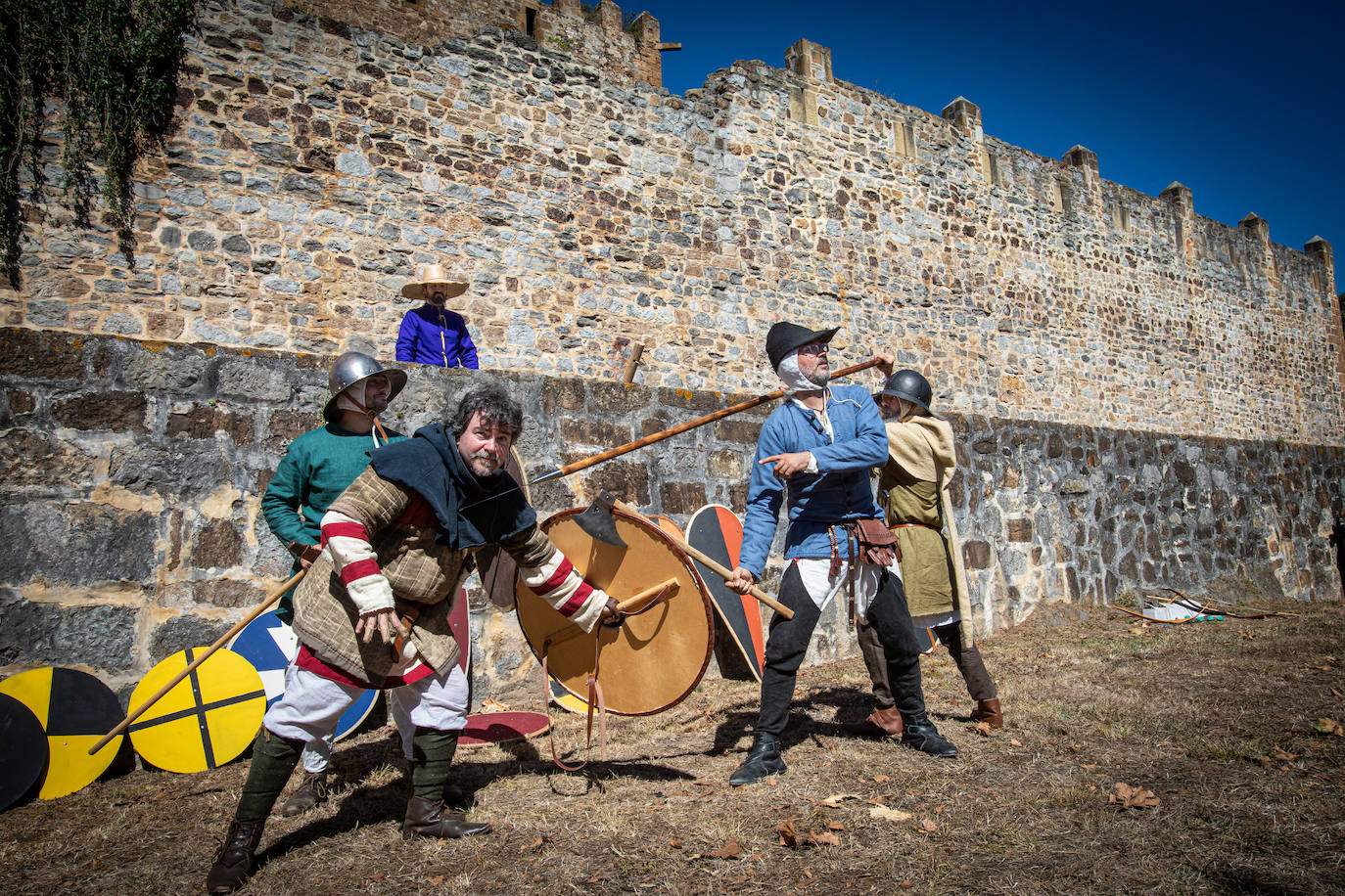 Fotos: Recreación de una batalla medieval en el castillo de Muñatones