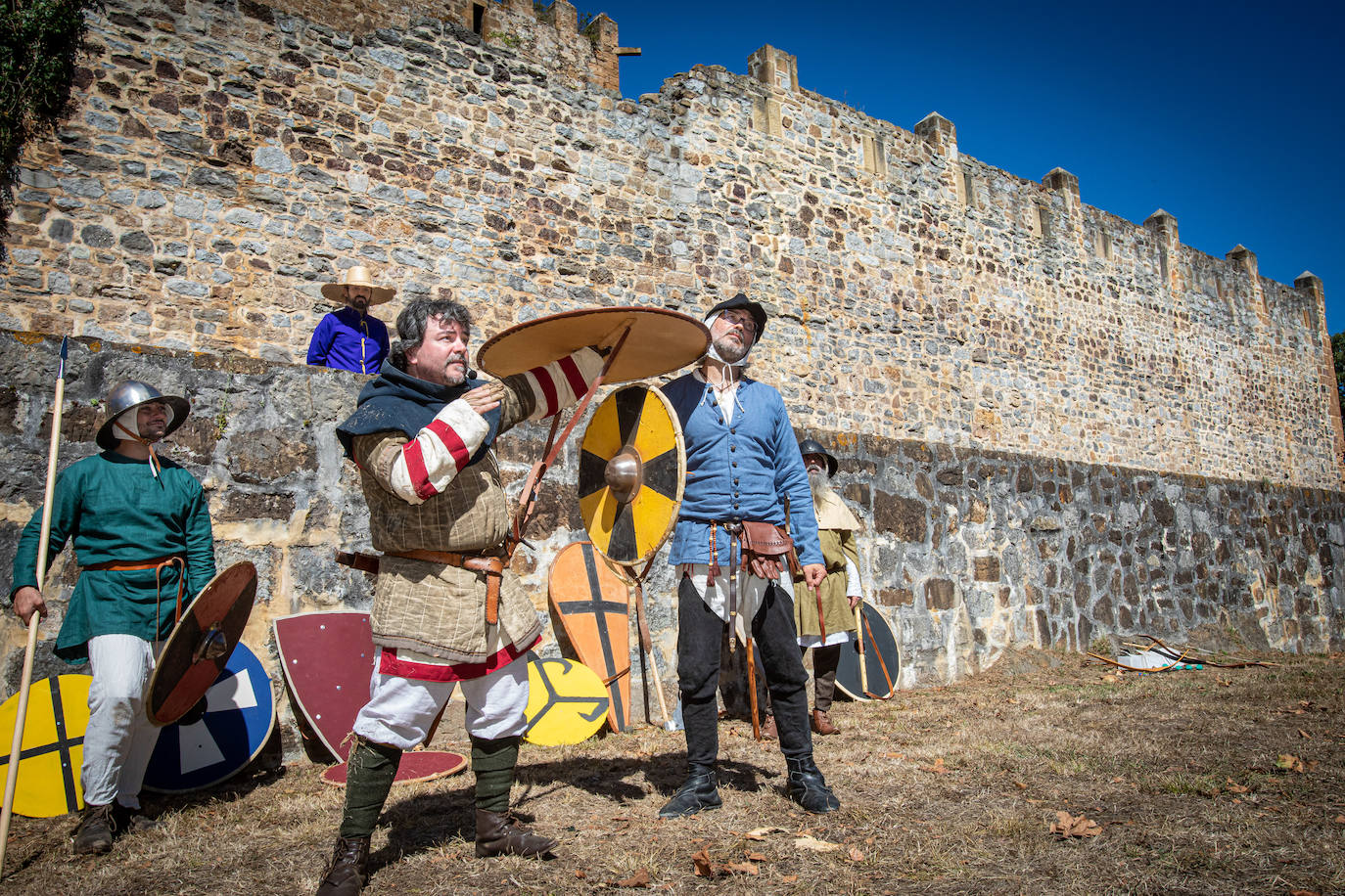 Fotos: Recreación de una batalla medieval en el castillo de Muñatones