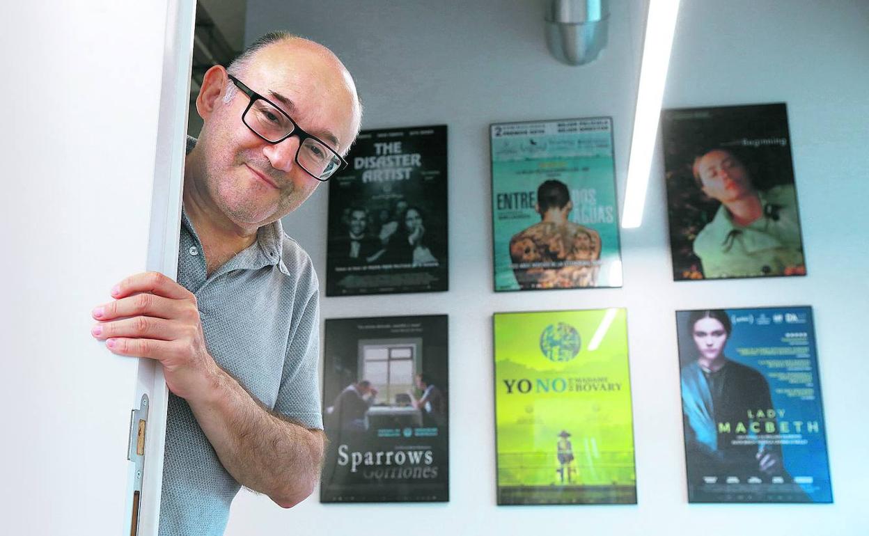 José Luis Rebordinos en las oficinas del festival en el Edificio de Tabakalera. 