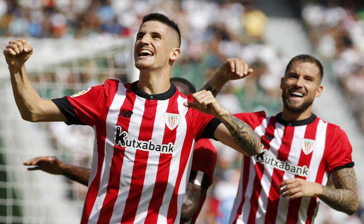 El Athletic Club celebra el gol de penalti de Sancet. 