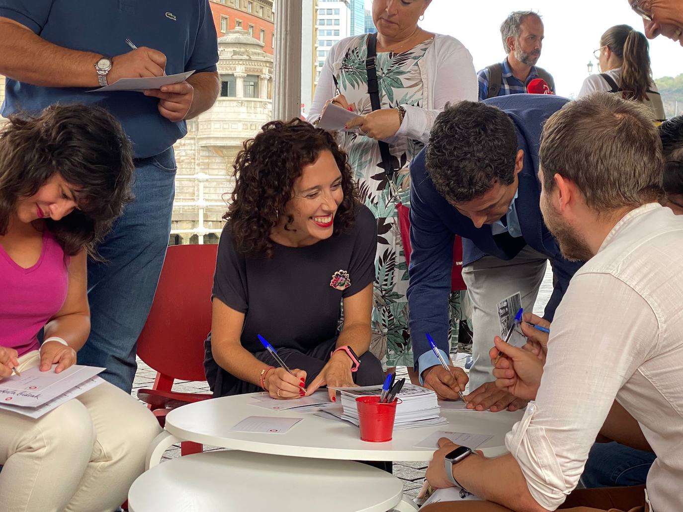 Abete ha inaugurado la exposición 'caminos escolares' en el Arenal. 