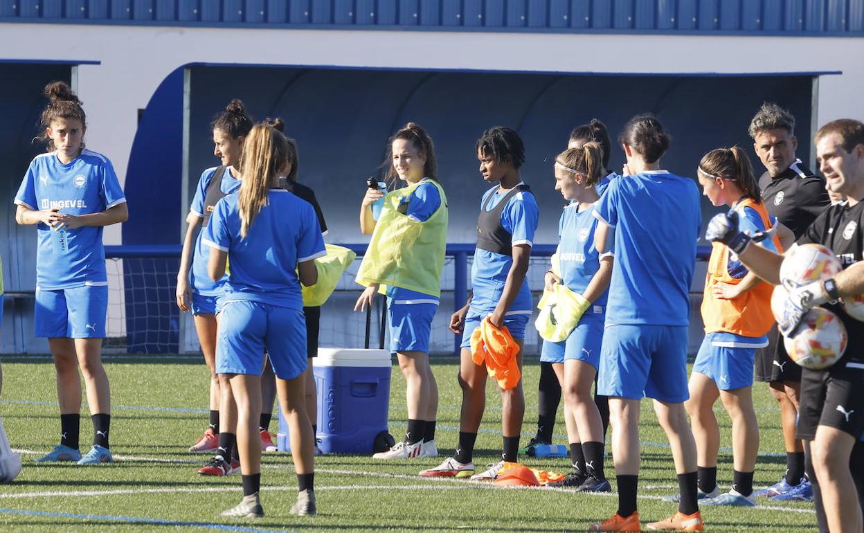 Las Gloriosas iniciarán la Liga este sábado tras desbloquearse la huelga