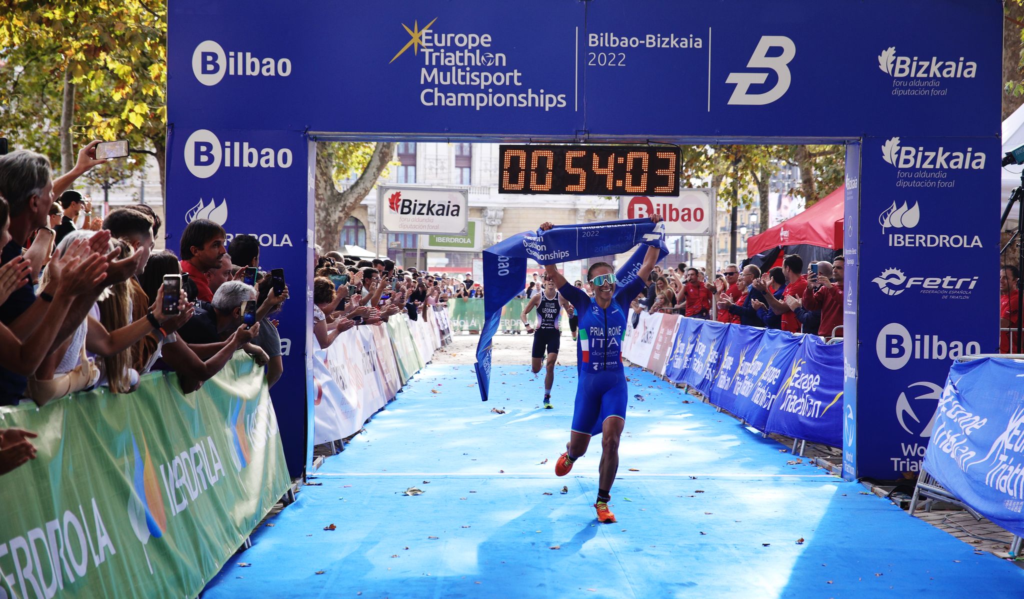 Fotos: Las mejores imágenes del Triatlón Multideporte de Bilbao