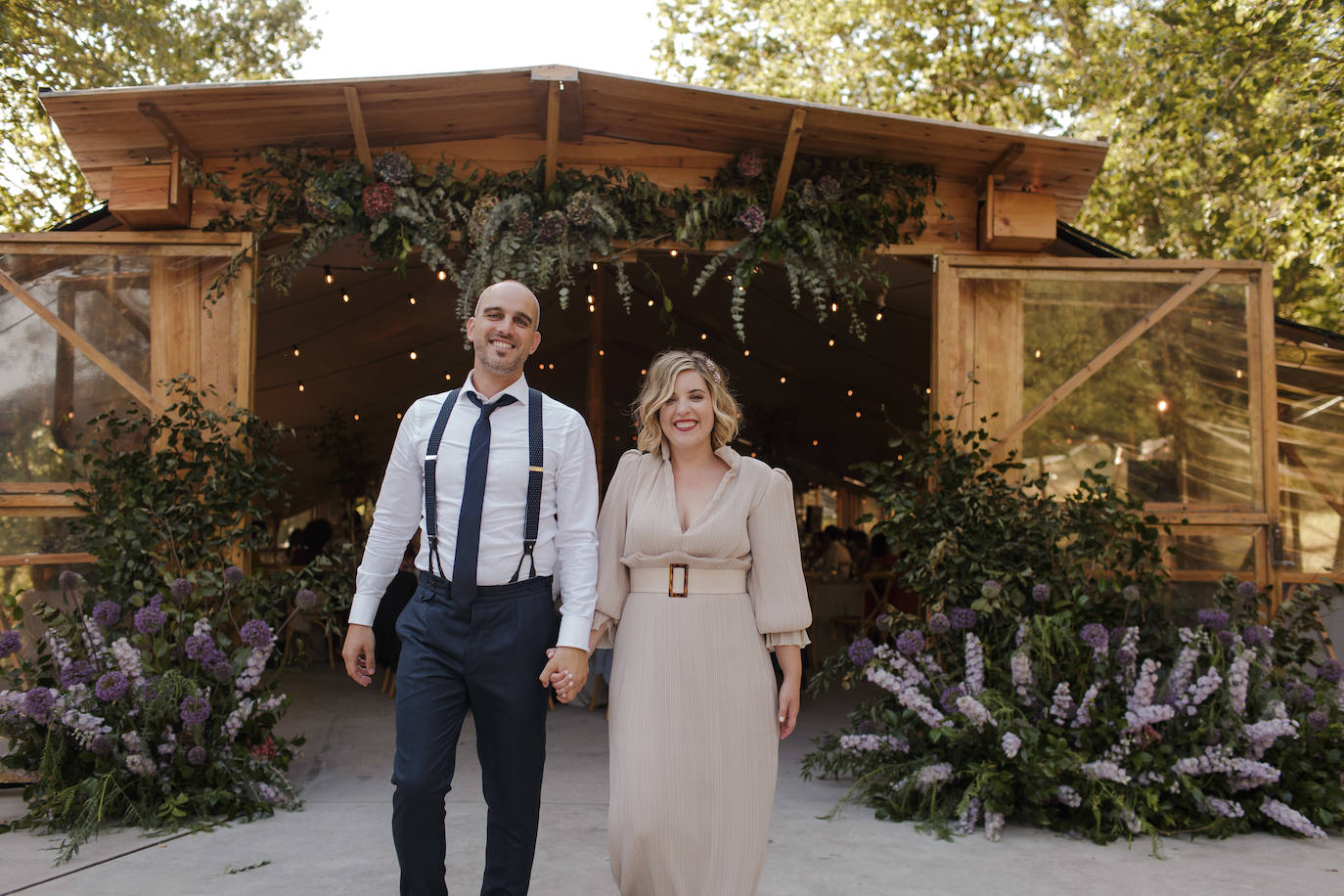 Fotos: Nerea, la novia vizcaína que brilló en su boda con un vestido que nos transporta a los años 40