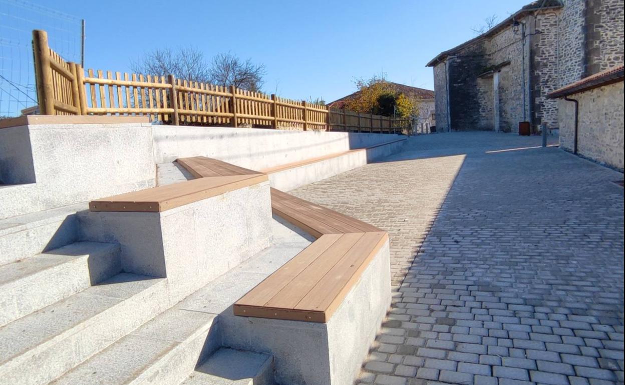 La urbanización facilita el acceso y ha creado un espacio para actividades. 