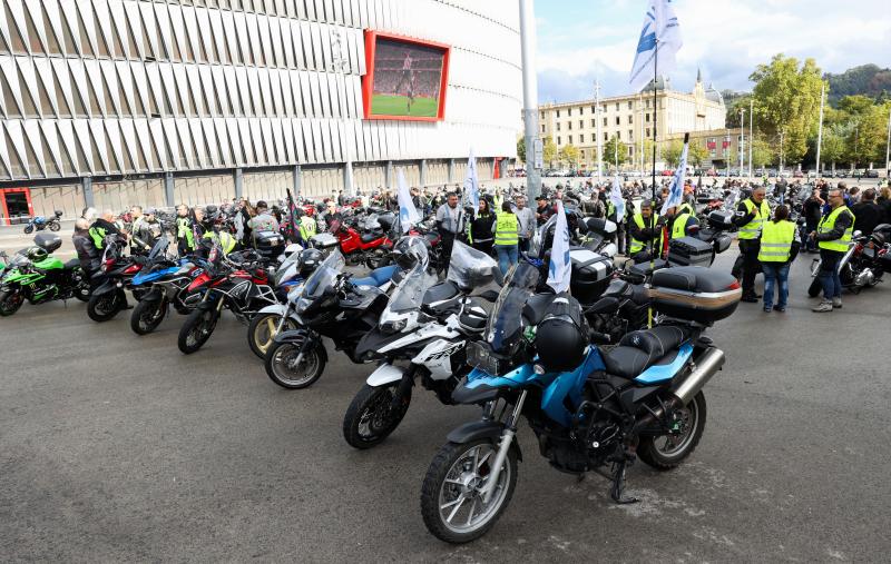 Fotos: Más de 300 motoristas toman Bilbao para pedir carreteras más seguras