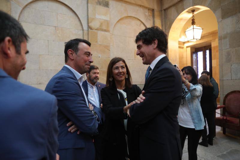 Mikel Torres y Begoña Gil, junto a Unai Rementeria.